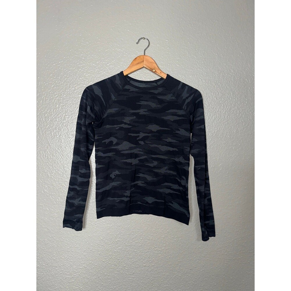 Athleta Girl OWN YOUR POWER Long sleeve black camo fitted top
